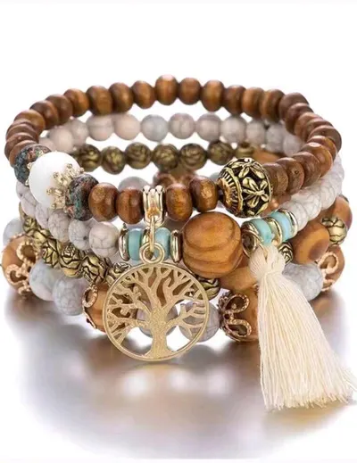 اسوارة من الخشب والأحجار الملونة