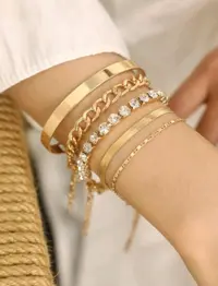 مجموعة اساور لون ذهبي 1