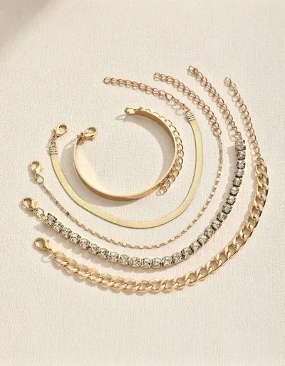 مجموعة اساور لون ذهبي