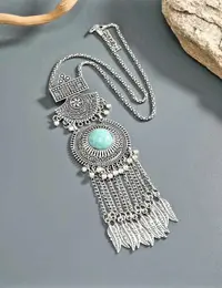 قلادة لون فضي عتيق 2