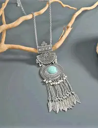 قلادة لون فضي عتيق 4