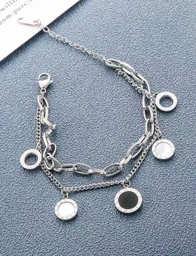 اسوارة لون فضي