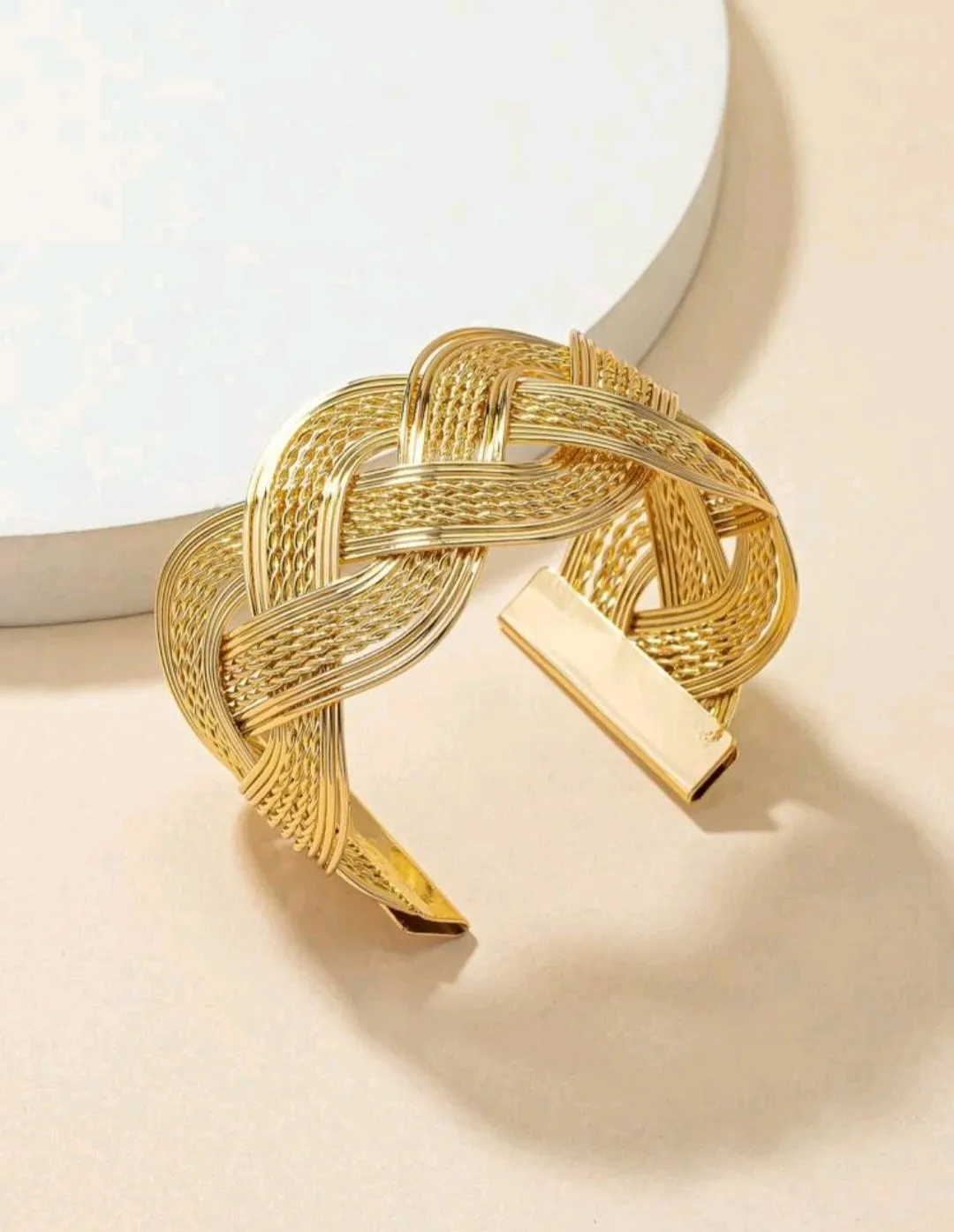 اسوارة لون ذهبي