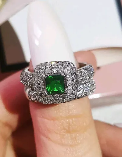 خاتم لون فضي