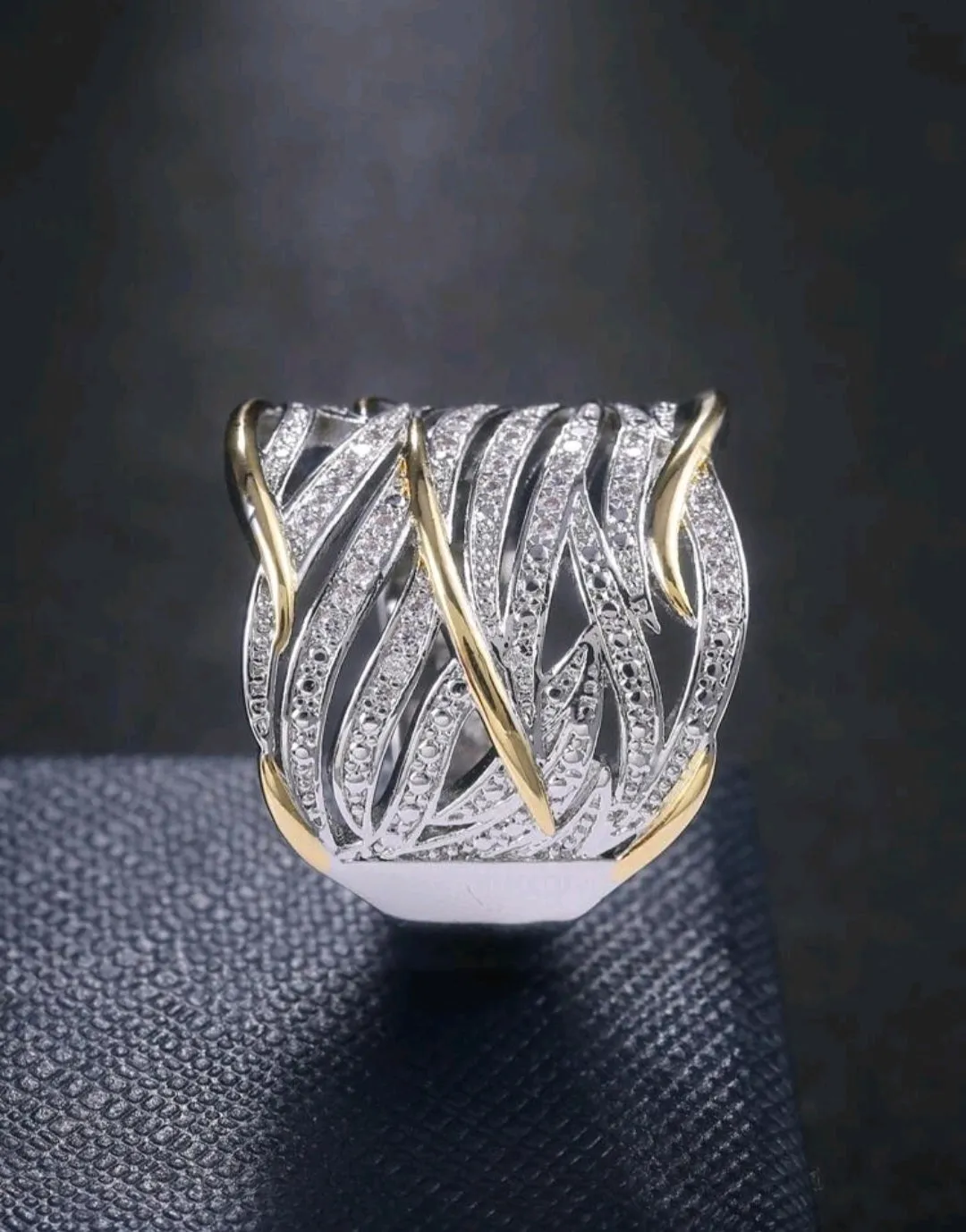 خاتم لون فضي