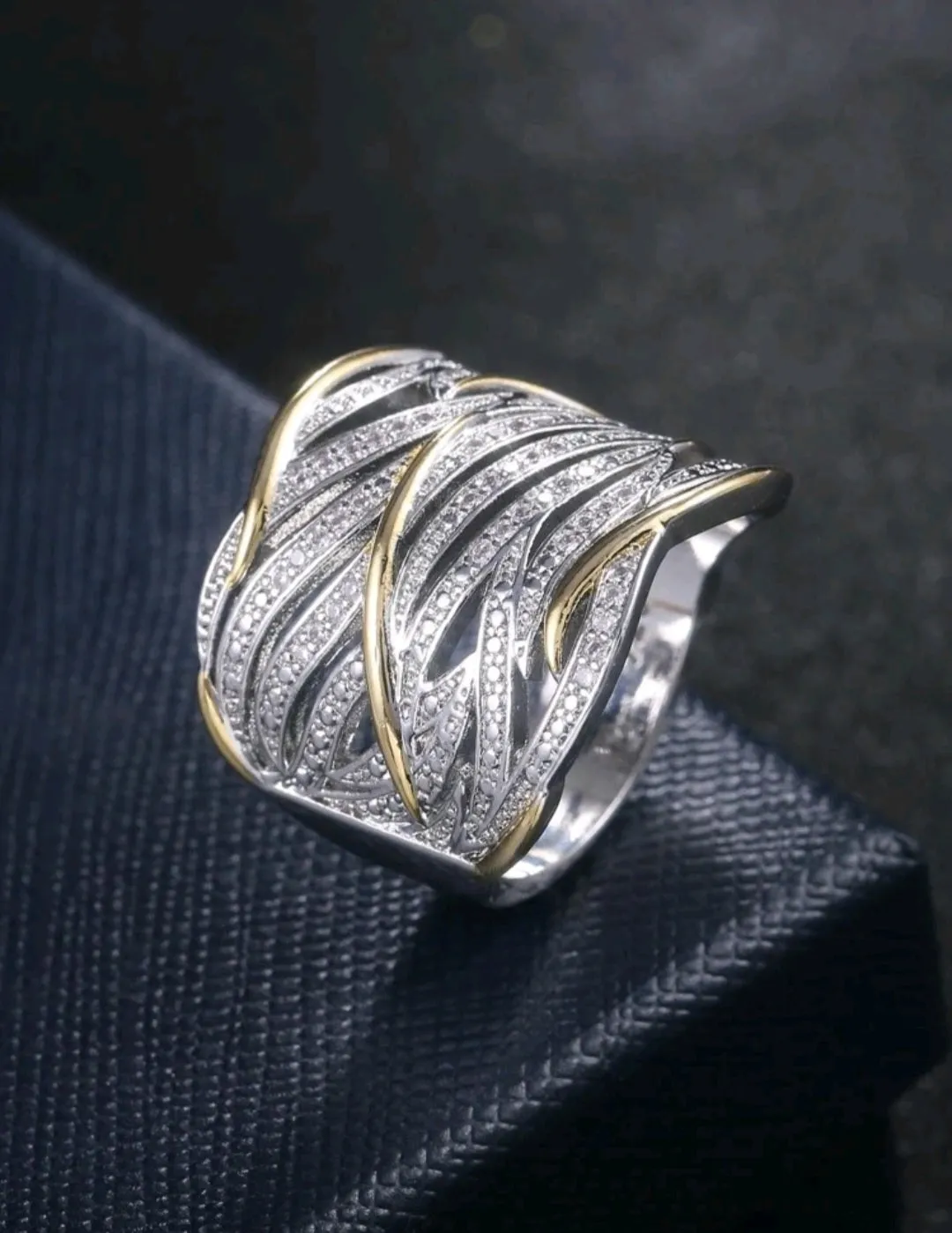 خاتم لون فضي