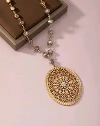 قلادة ذهبية 1