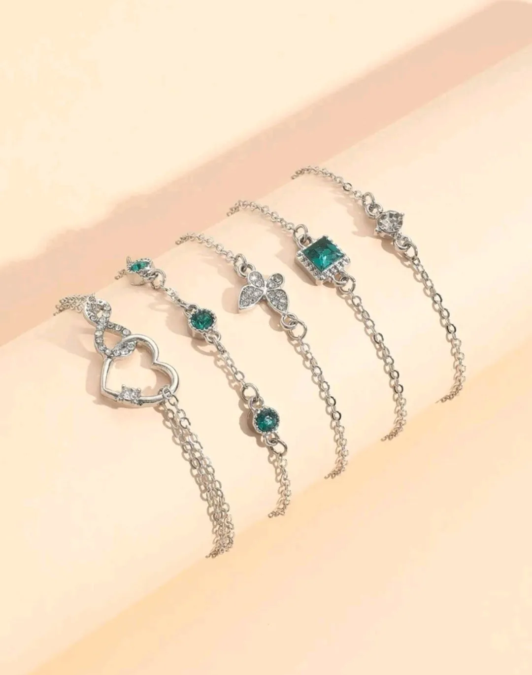 مجموعة اساور فضية