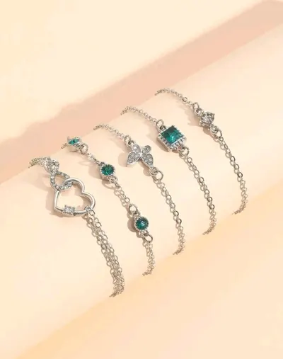 مجموعة اساور فضية