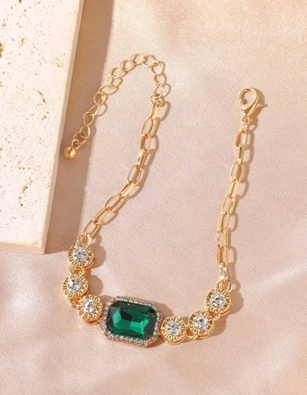 اسوارة لون ذهبي