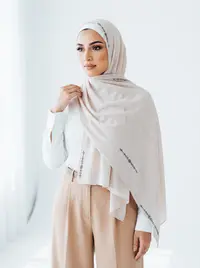 شال قطن  لون رمادي فاتح 1