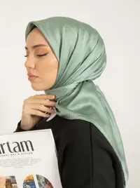 ايشارب مربع لون اخضر فستقي 1