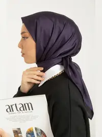 ايشارب مربع لون توتي غامق 1