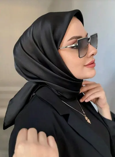 ايشارب مربع لون اسود