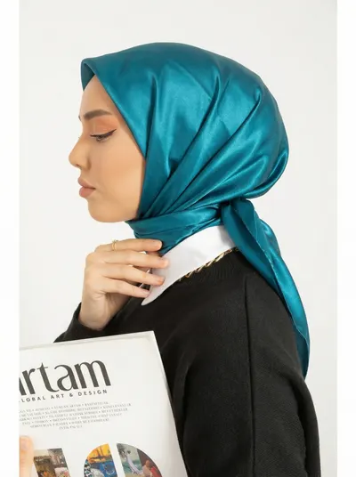 ايشارب مربع لون اخضر جنزاري