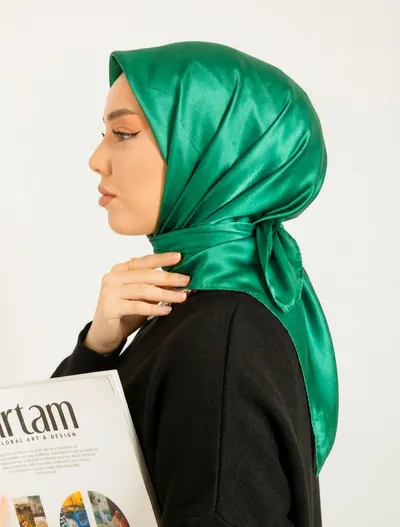 ايشارب مربع لون اخضر