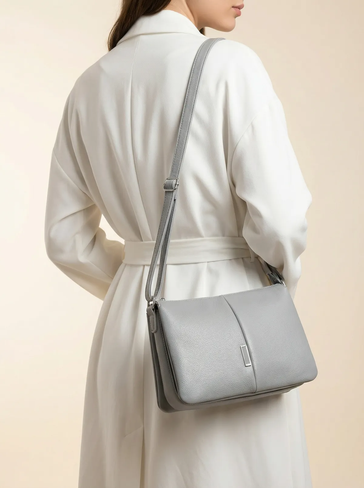 شنطة لون سكني فاتح