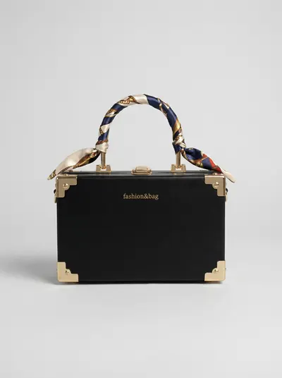 شنطة لون اسود