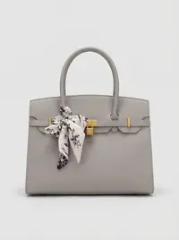 شنطة لون رمادي فاتح 1