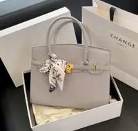 شنطة لون رمادي فاتح 2