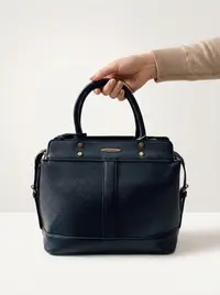 شنطة لون اسود 2