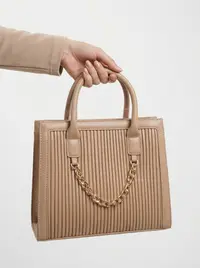 شنطة لون بيج 2