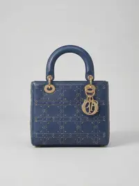 شنطة لون كحلي 1