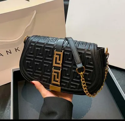 شنطة لون اسود