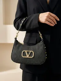 شنطة لون اسود 2