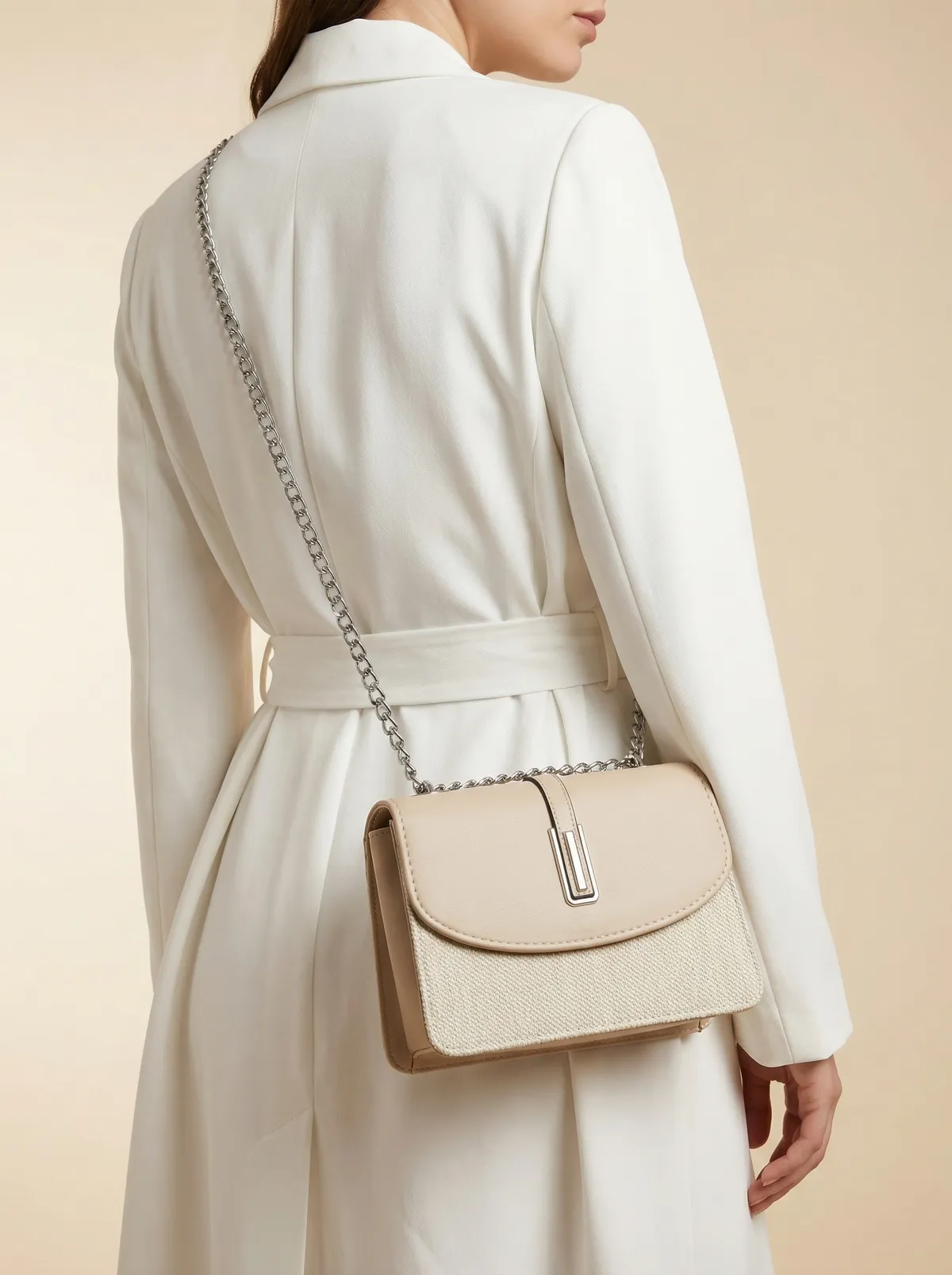 شنطة لون بيج