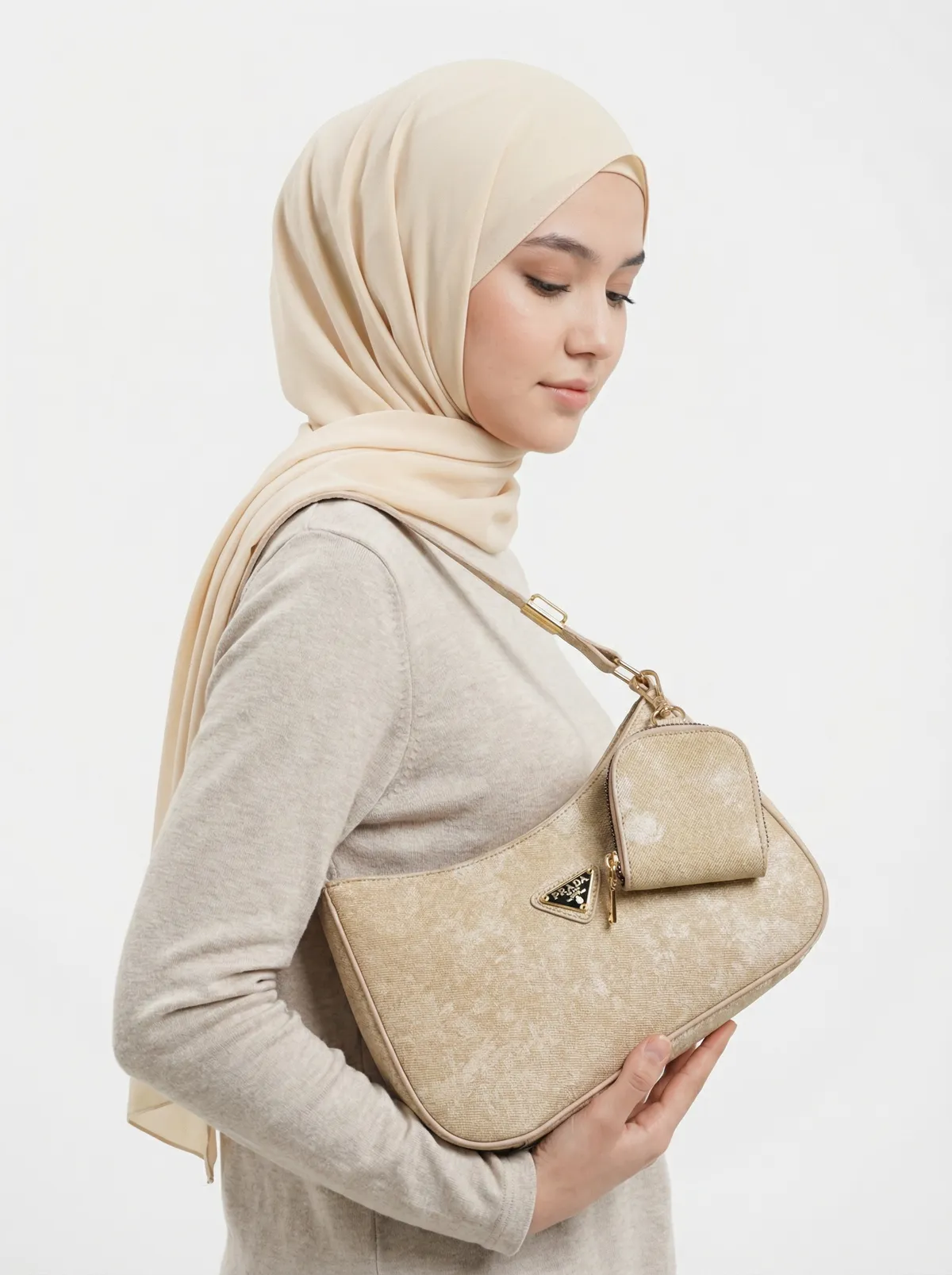 شنطة لون بيج