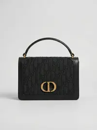 شنطة لون اسود 1