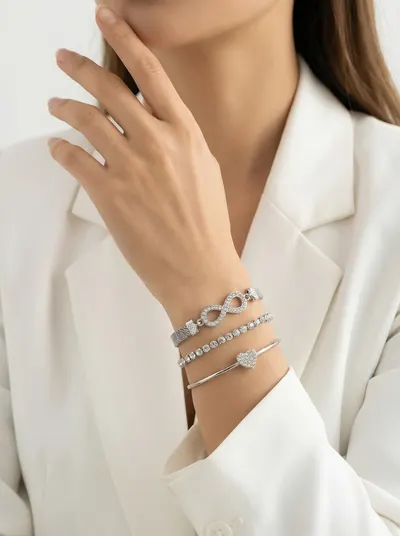 اسوارة لون فضي