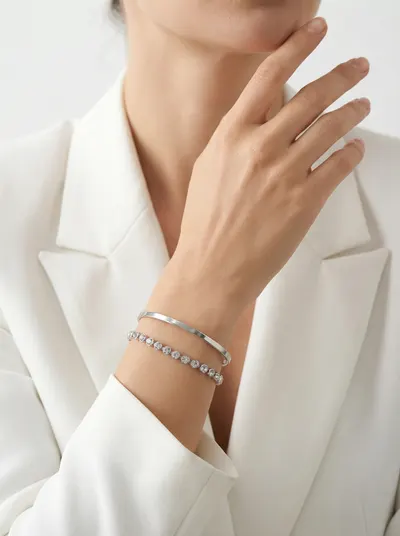 اسوارة لون فضي