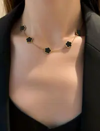 سنسال ذهبي واسود  1