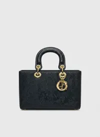 شنطة لون اسود  1